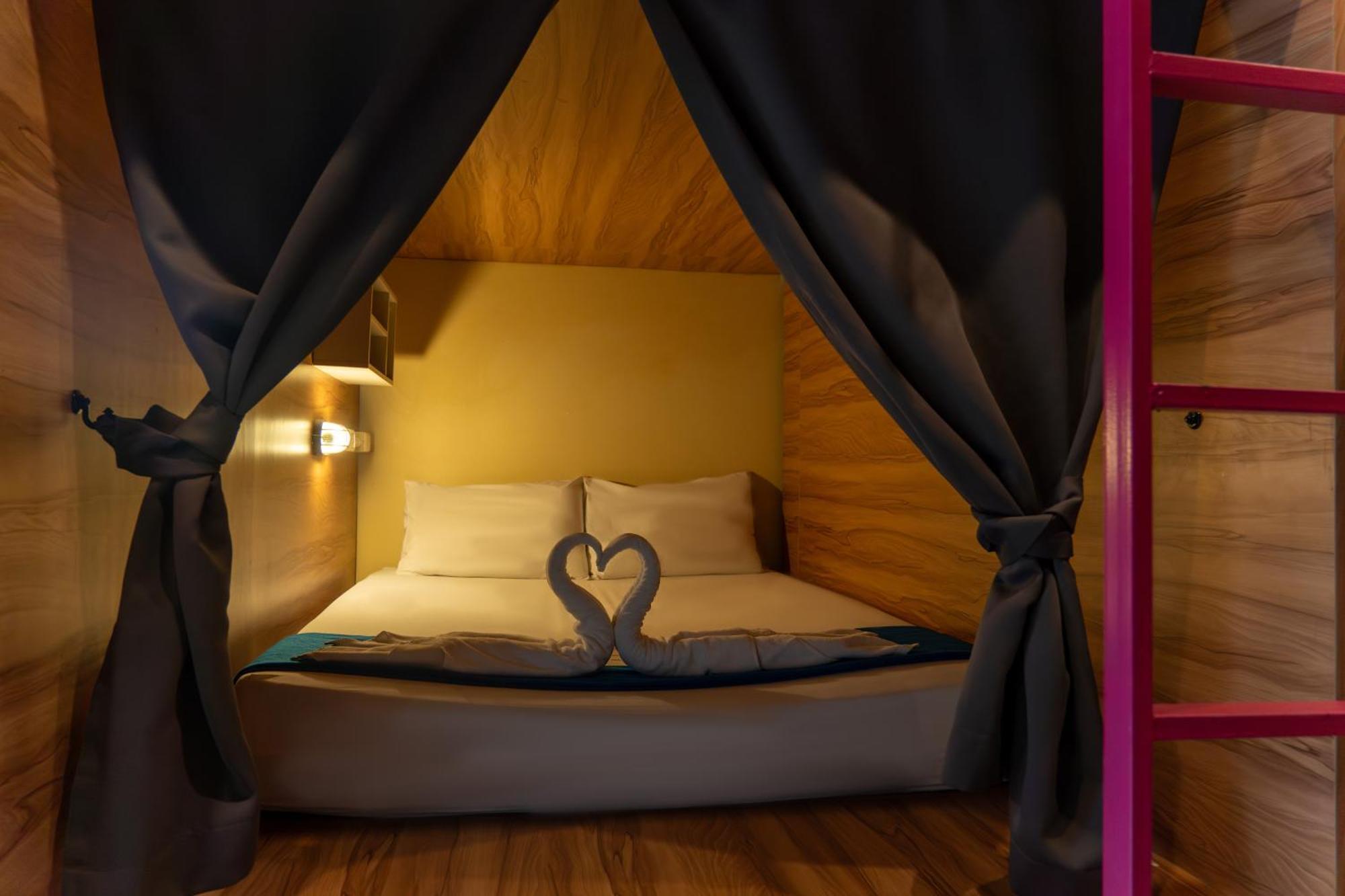 Auberge de jeunesse Slumber Surf Phuket Kata Extérieur photo