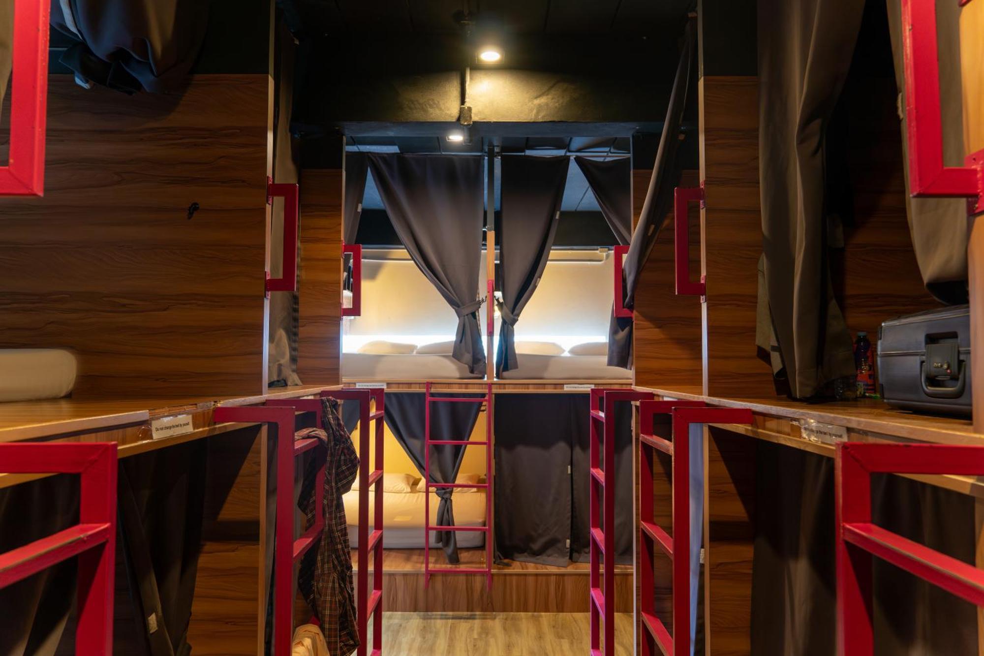 Auberge de jeunesse Slumber Surf Phuket Kata Extérieur photo